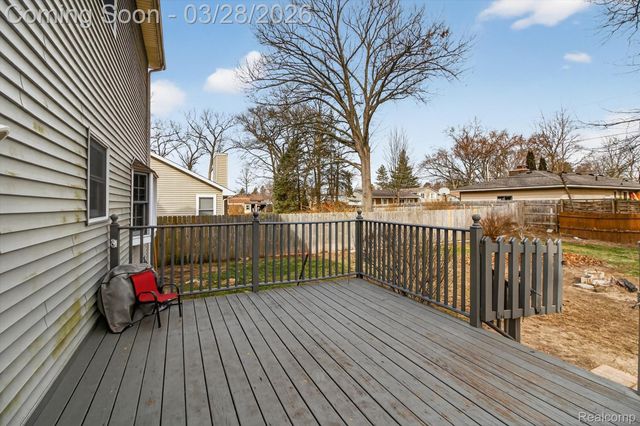 150 Bradley Street, Commerce Charter Township, MI 48382
