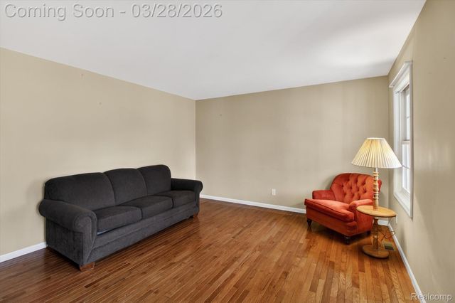 150 Bradley Street, Commerce Charter Township, MI 48382