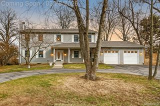 150 Bradley Street, Commerce Charter Township, MI 48382