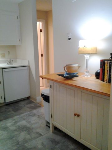 24 Old Colony Way APT 19, Orleans, MA 02653