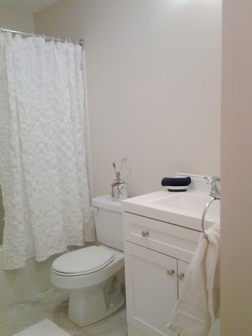 24 Old Colony Way APT 19, Orleans, MA 02653