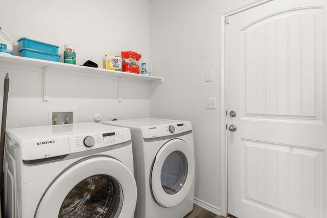 6400 Wagon Spring ST, Del Valle, TX 78617