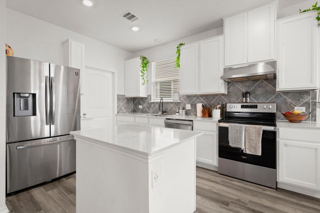 6400 Wagon Spring ST, Del Valle, TX 78617