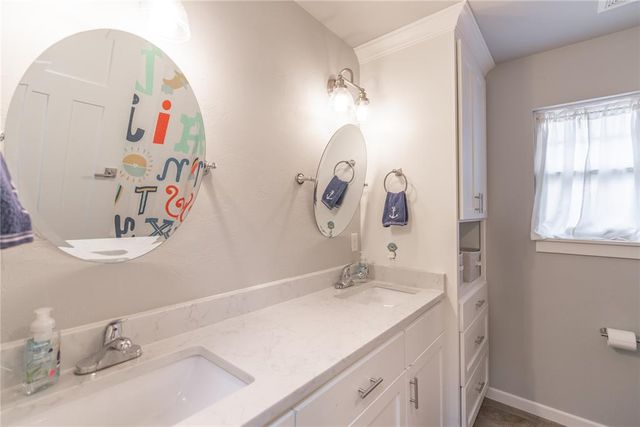 1700 Pendleton Place, Moore, OK 73160