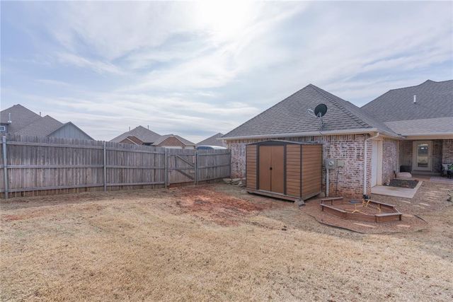 1700 Pendleton Place, Moore, OK 73160