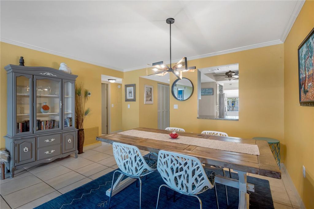 Image 11 of property listing at 1650 1ST AVENUE W 106B, Bradenton, FL 34205