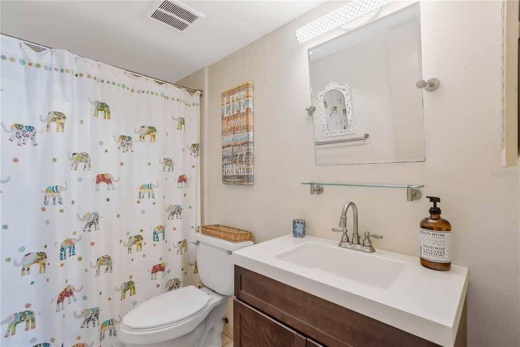 Image 19 of property listing at 1650 1ST AVENUE W 106B, Bradenton, FL 34205