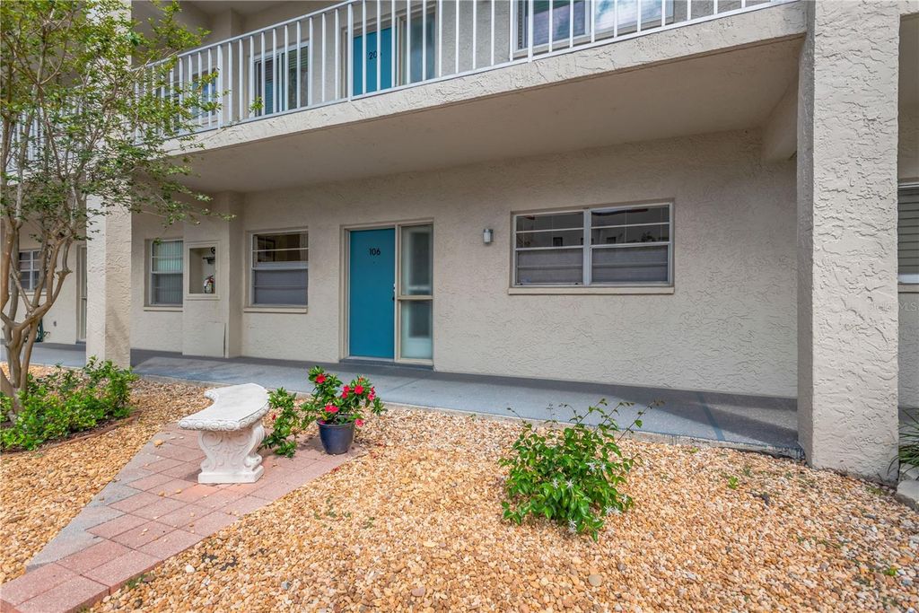 Image 4 of property listing at 1650 1ST AVENUE W 106B, Bradenton, FL 34205