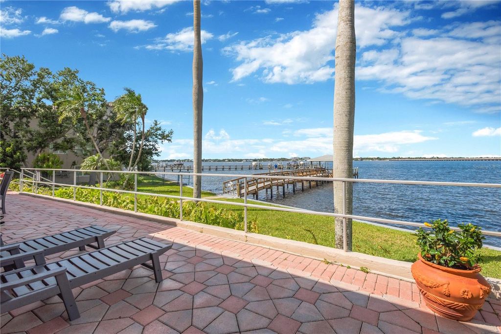 Image 34 of property listing at 1650 1ST AVENUE W 106B, Bradenton, FL 34205