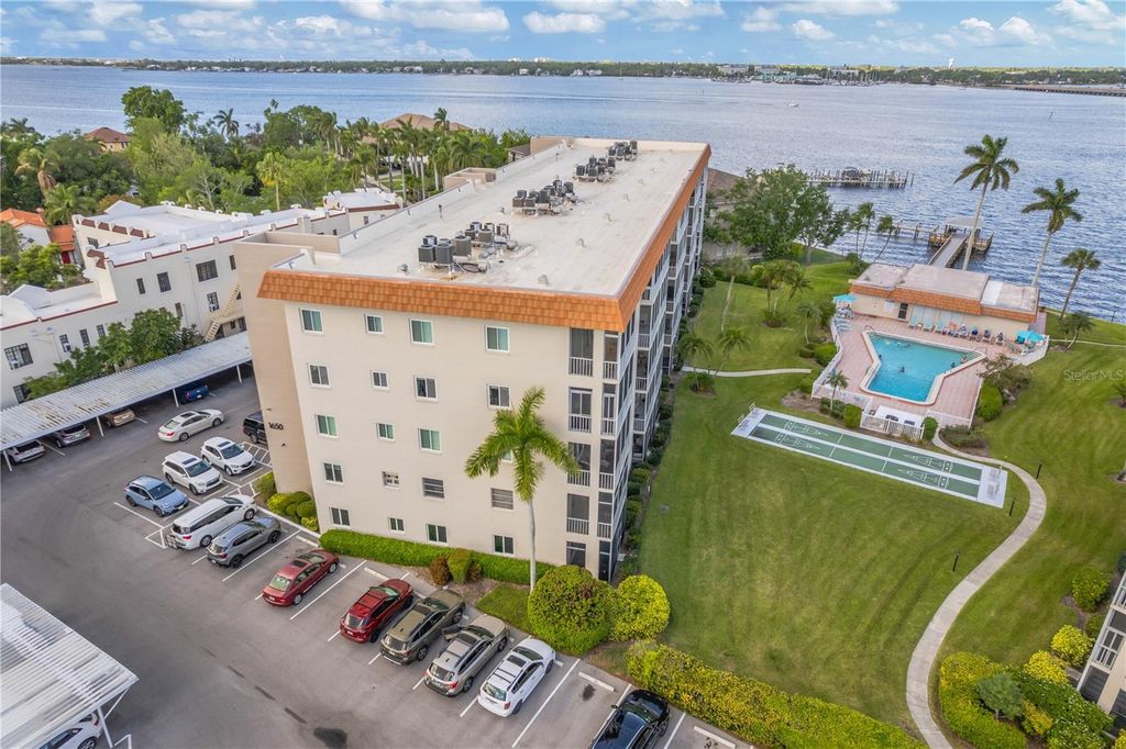 Image 43 of property listing at 1650 1ST AVENUE W 106B, Bradenton, FL 34205