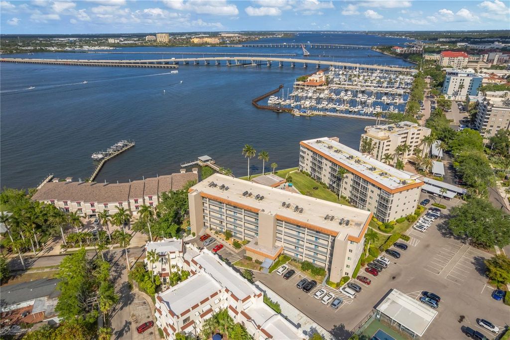 Image 50 of property listing at 1650 1ST AVENUE W 106B, Bradenton, FL 34205