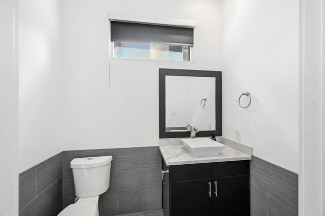 5228 Maxie Street A, Houston, TX 77007