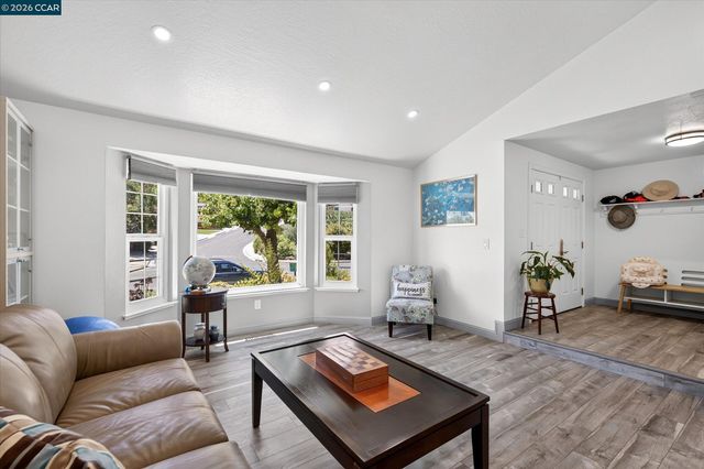 2504 Silverado Dr, Antioch, CA 94509