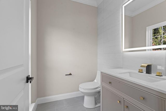 1212 LEMONTON CT, Conshohocken, PA 19428