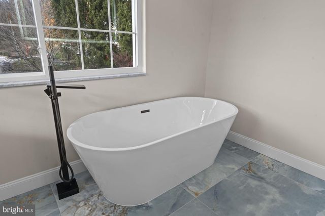 1212 LEMONTON CT, Conshohocken, PA 19428