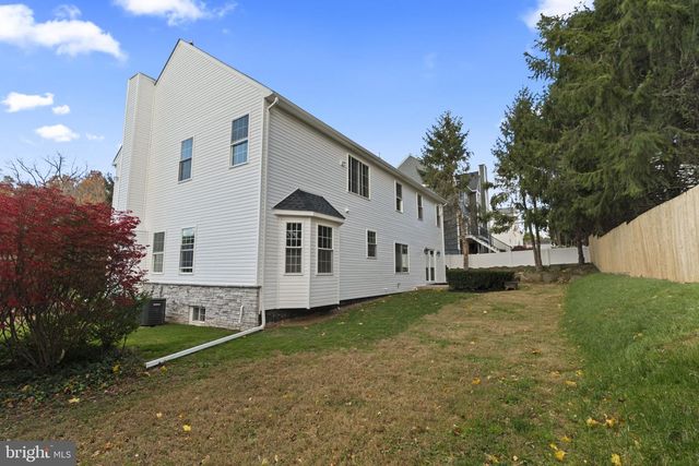 1212 LEMONTON CT, Conshohocken, PA 19428