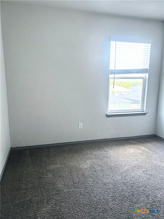 Image 10 of property listing at 243 Green Valley Drive, Copperas Cove, TX 76522