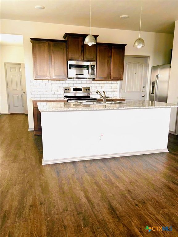 Image 5 of property listing at 243 Green Valley Drive, Copperas Cove, TX 76522