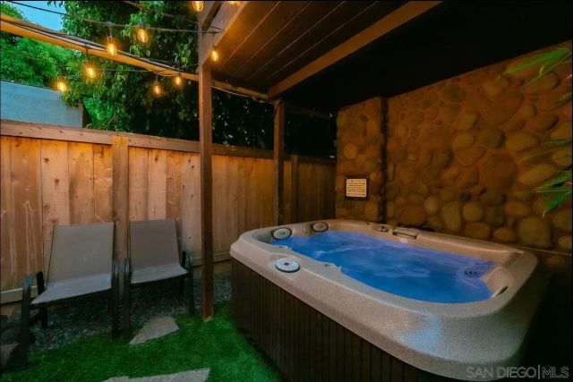 370-372 Nautilus Street, La Jolla, CA 92037