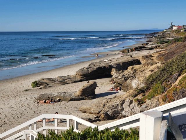 370-372 Nautilus Street, La Jolla, CA 92037