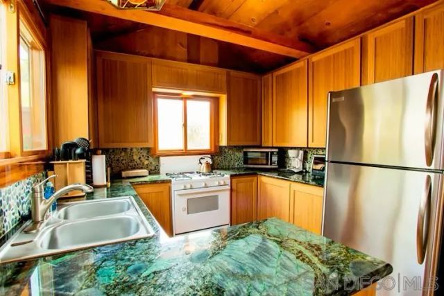 370-372 Nautilus Street, La Jolla, CA 92037