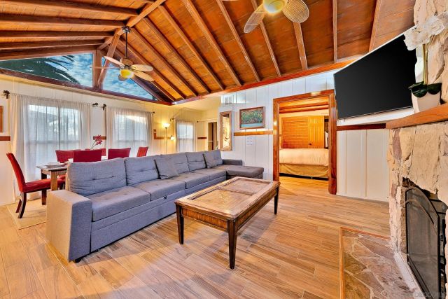 370-372 Nautilus Street, La Jolla, CA 92037