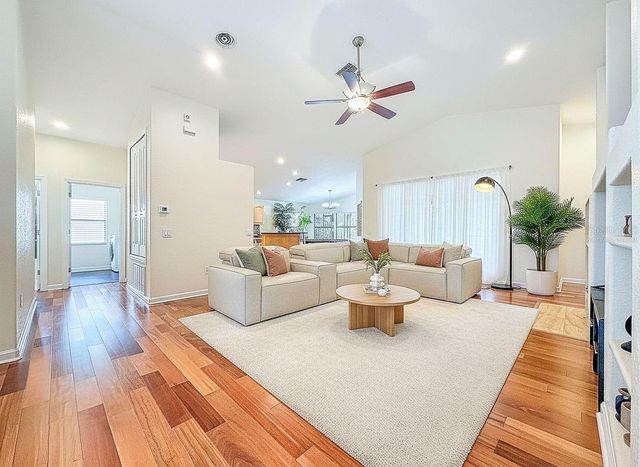 588 BAY ST, Palm Harbor, FL 34683