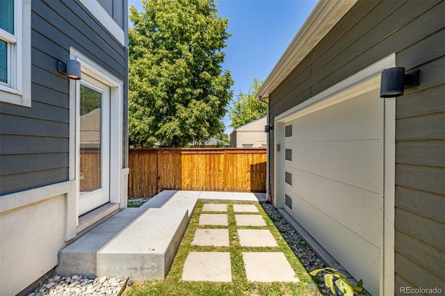 2858 S Delaware Street, Englewood, CO 80110