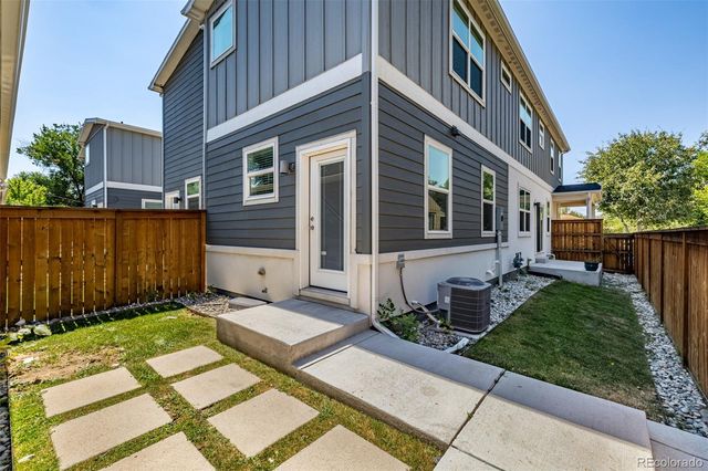 2858 S Delaware Street, Englewood, CO 80110