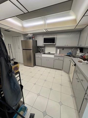 2150 Sans Souci Boulevard C402, North Miami, FL 33181