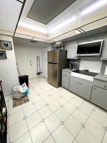 2150 Sans Souci Boulevard C402, North Miami, FL 33181