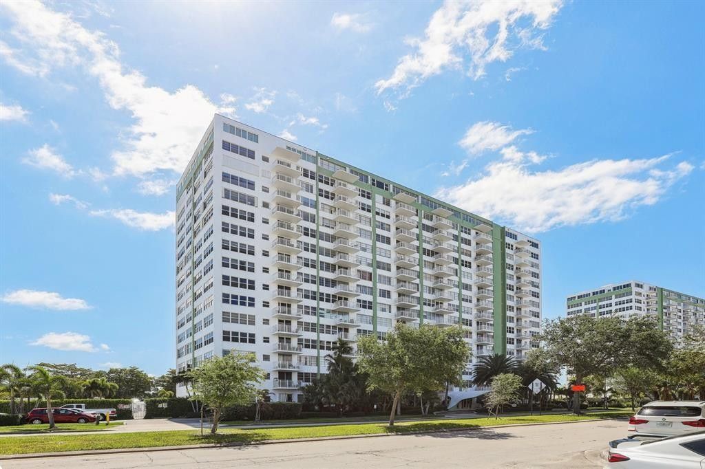 2150 Sans Souci Boulevard C402, North Miami, FL 33181