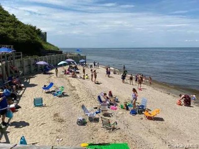 47 Queen Drive, Sound Beach, NY 11789