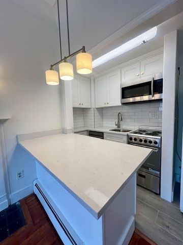 591 Beacon Street 3, Boston, MA 02215
