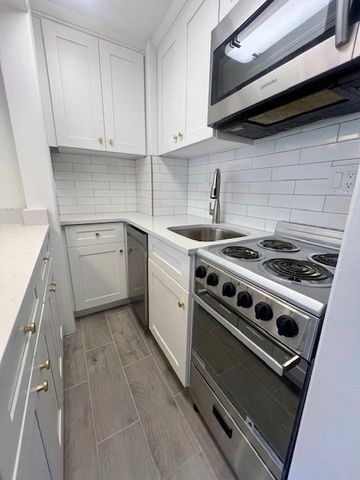 591 Beacon Street 3, Boston, MA 02215