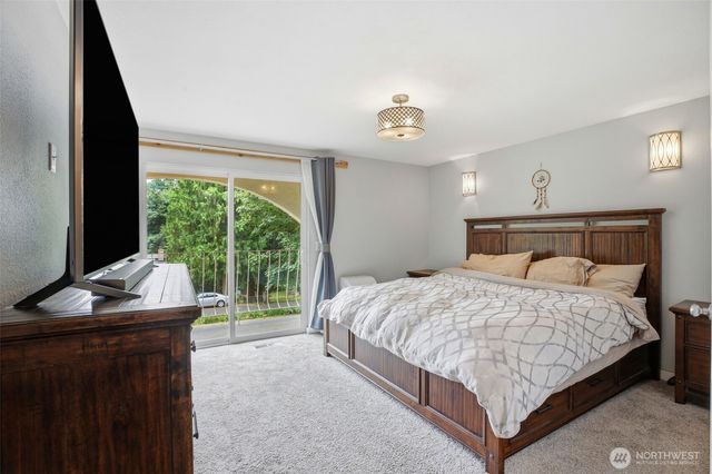 6983 Sunset Avenue NE, Bremerton, WA 98311