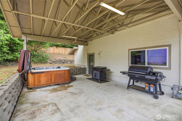 6983 Sunset Avenue NE, Bremerton, WA 98311