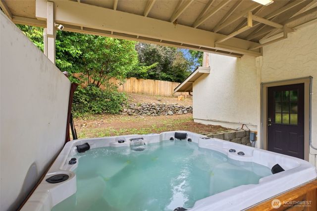 6983 Sunset Avenue NE, Bremerton, WA 98311