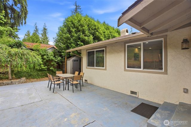 6983 Sunset Avenue NE, Bremerton, WA 98311