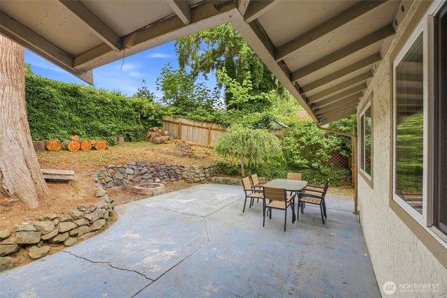 6983 Sunset Avenue NE, Bremerton, WA 98311