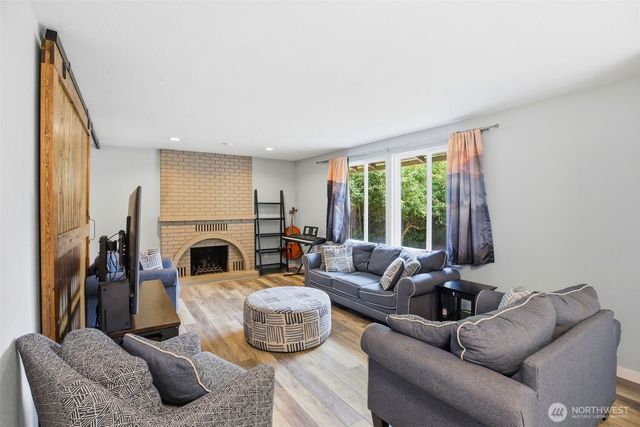 6983 Sunset Avenue NE, Bremerton, WA 98311