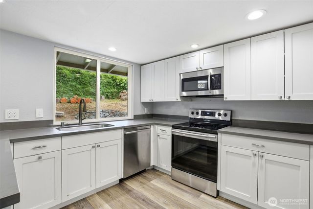 6983 Sunset Avenue NE, Bremerton, WA 98311