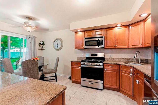 113 Saratoga Square, Wayne, NJ 07470