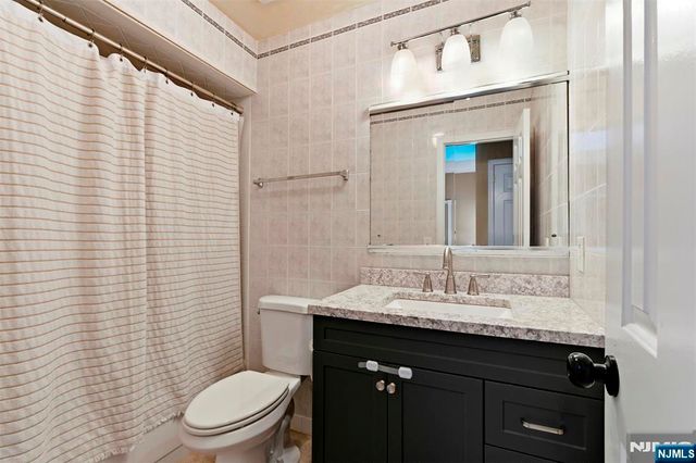 113 Saratoga Square, Wayne, NJ 07470
