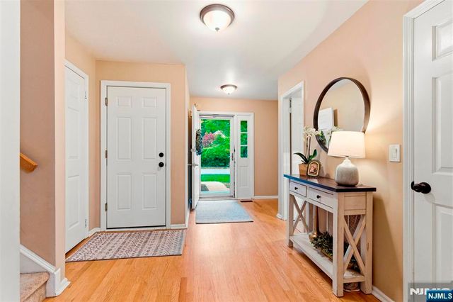 113 Saratoga Square, Wayne, NJ 07470