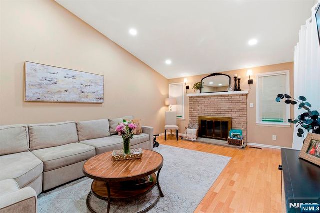 113 Saratoga Square, Wayne, NJ 07470