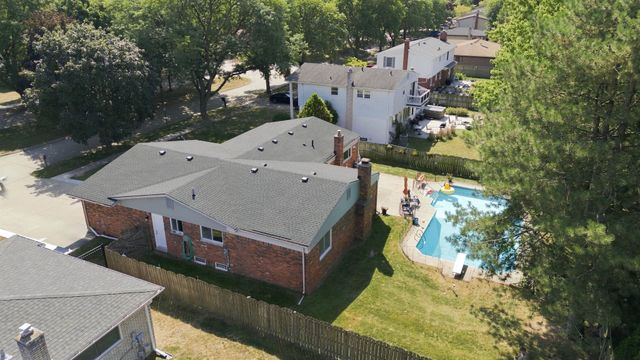 4957 Hubbard Drive, Troy, MI 48085