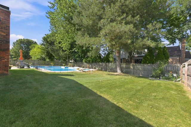 4957 Hubbard Drive, Troy, MI 48085