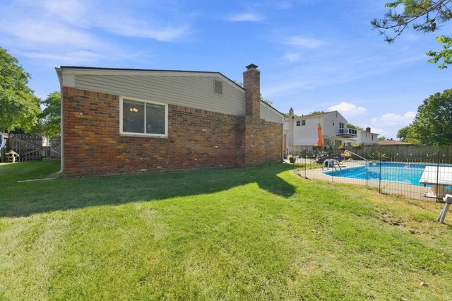 4957 Hubbard Drive, Troy, MI 48085
