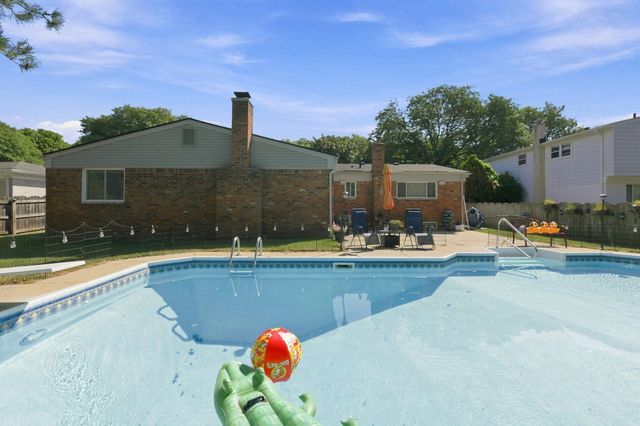 4957 Hubbard Drive, Troy, MI 48085